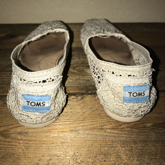 Women’s Toms - Picture 3 of 5